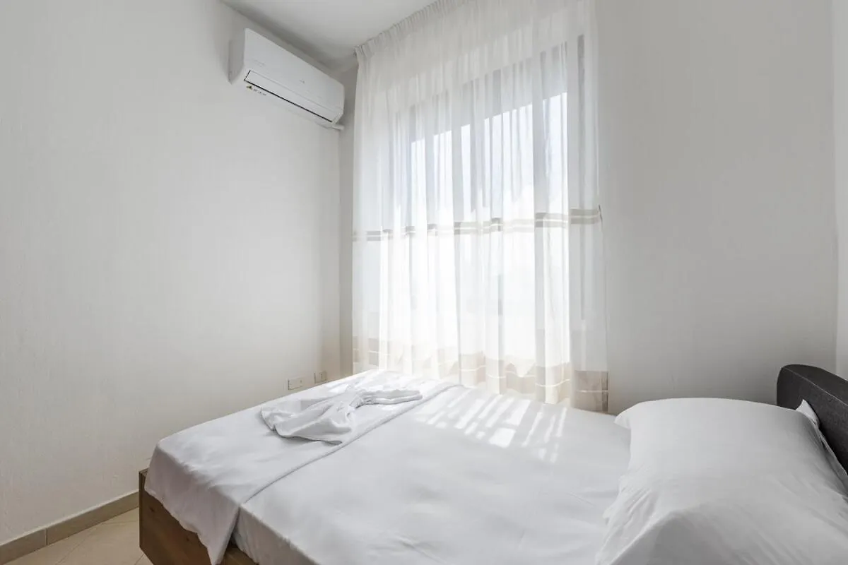 Billy S 4 Bdr Apartment By Ps Δυρράχιο