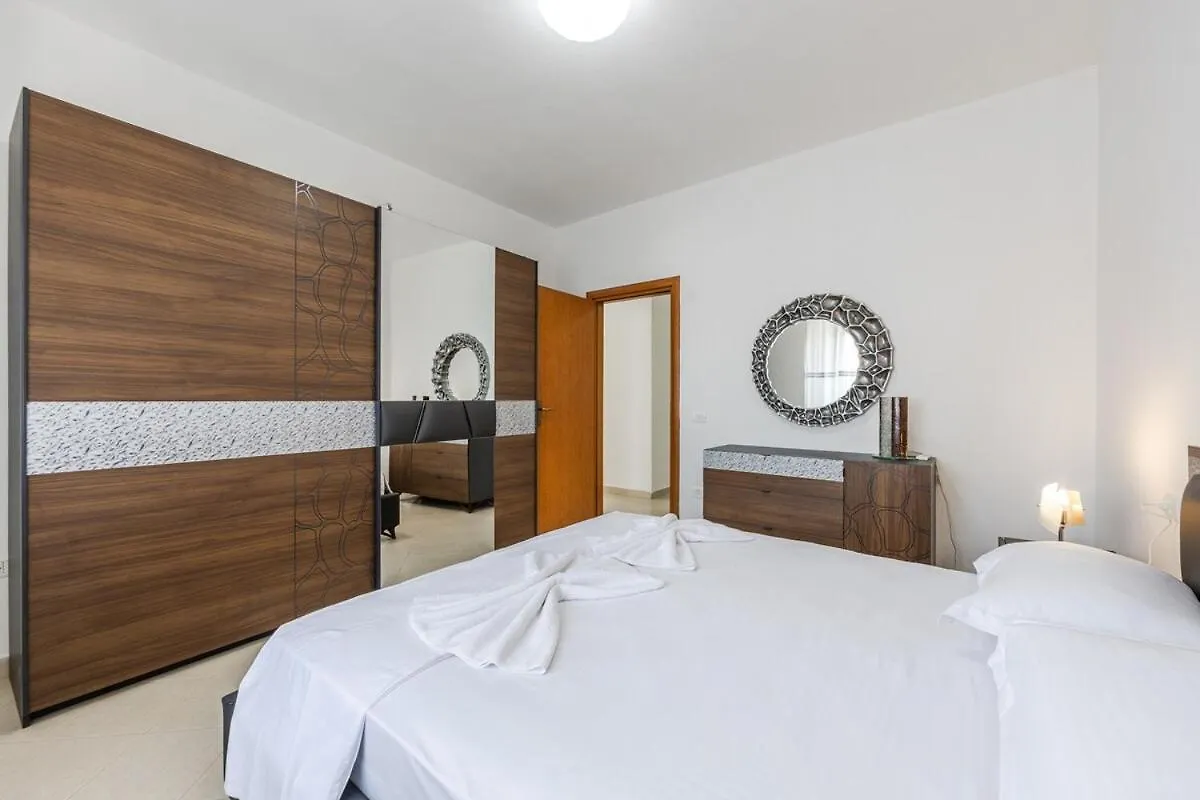Billy S 4 Bdr Apartment By Ps Δυρράχιο