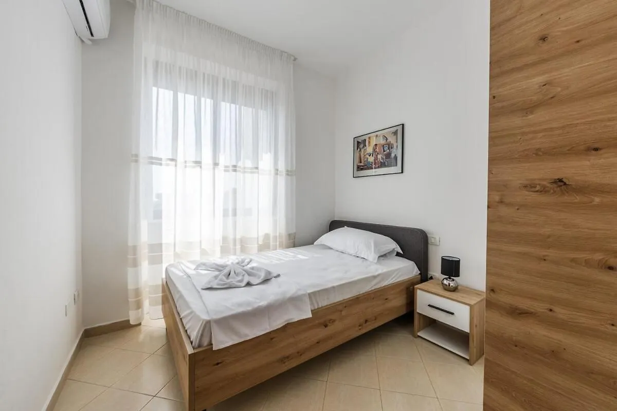 Billy S 4 Bdr Apartment By Ps Δυρράχιο