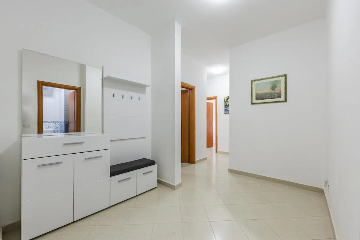 Billy S 4 Bdr Apartment By Ps Δυρράχιο 0*,  Αλβανία